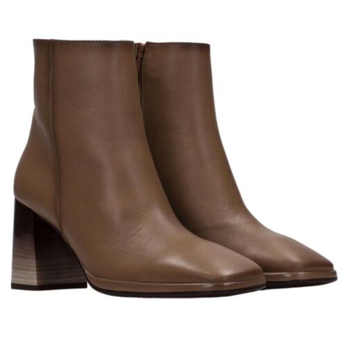 Enkellaarsje in beige leer op hoge hak Hispanitas