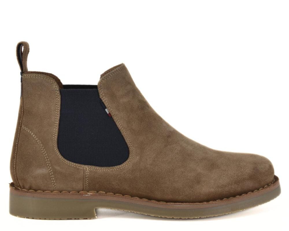Must006-TAU001 1 Chelsea boot in taupe suède US Polo MUST006