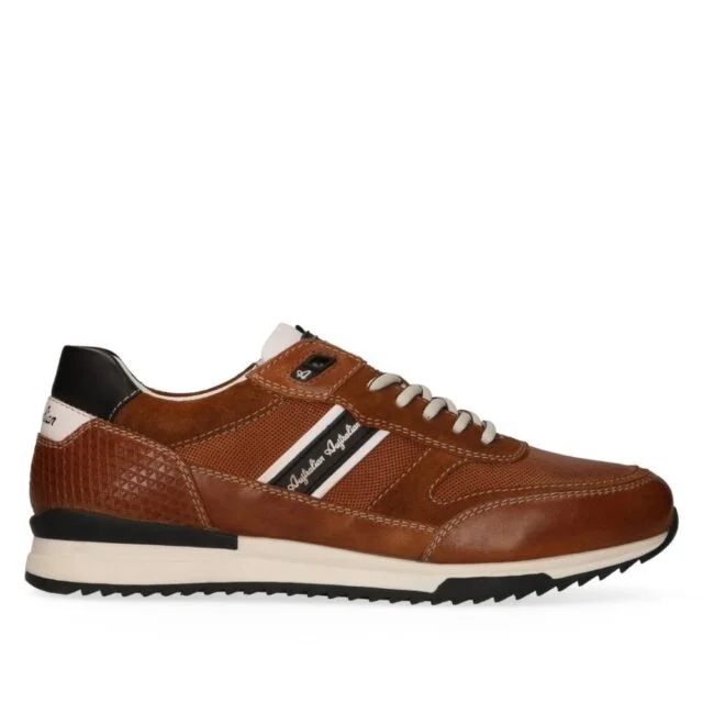 Sneaker in cognac leer en met uitneembaar voetbed
