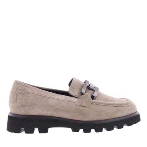 Beige suède loafer van Sioux met gesp, lichte rubberzool en uitneembaar voetbed