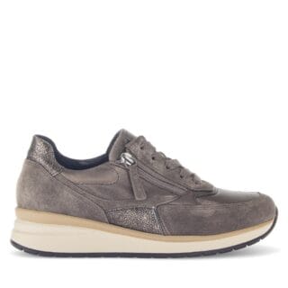Taupekleurige Gabor sneaker van suède met stretch voor hallux valgus en uitneembaar voetbed