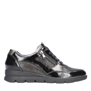 Zwarte dames sneaker van Waldläufer met lakdetails, rits en uitneembaar voetbed