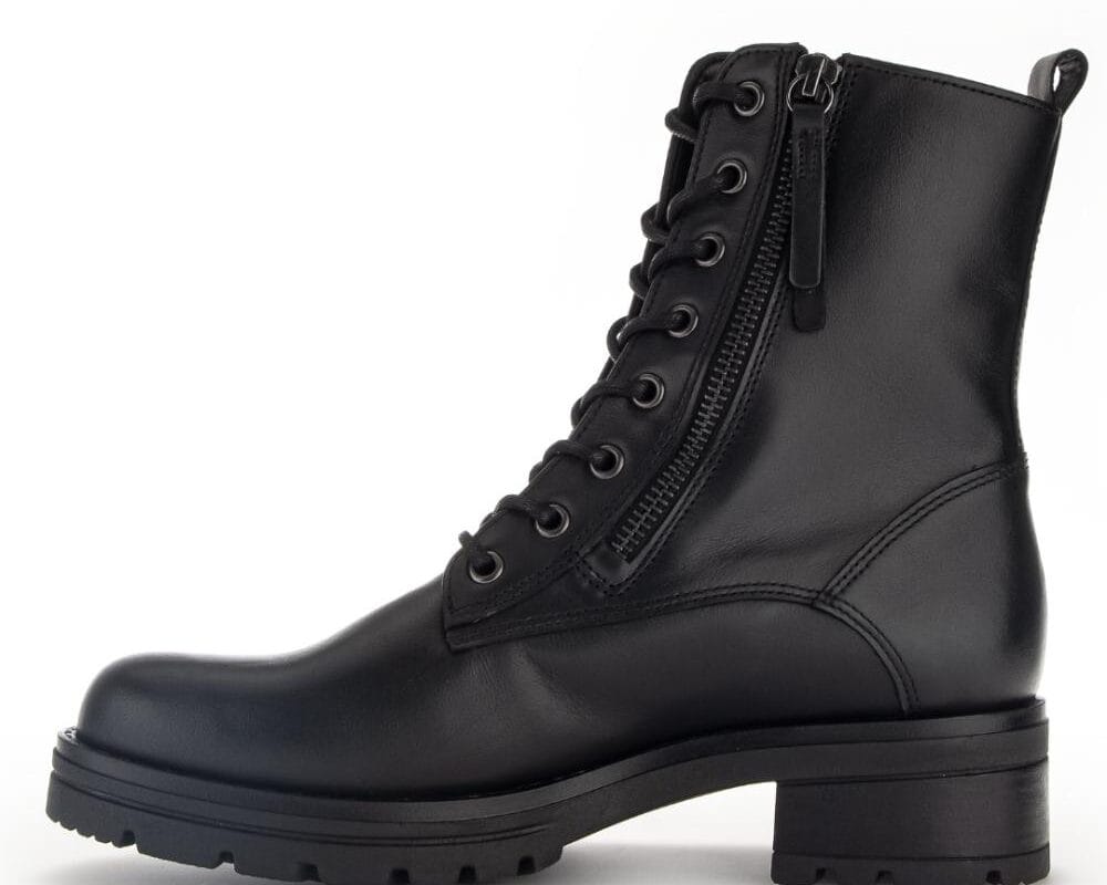 72.785.87 2 Gabor zwarte veterboot van leer met rits aan buitenzijde en uitneembaar voetbed