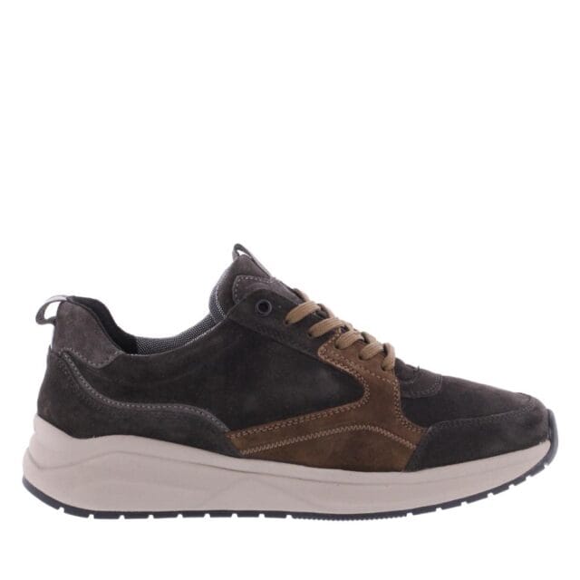 Bruine suède herensneaker Sioux Tasulio 702 met lichtgewicht zool en brede pasvorm wijdte J